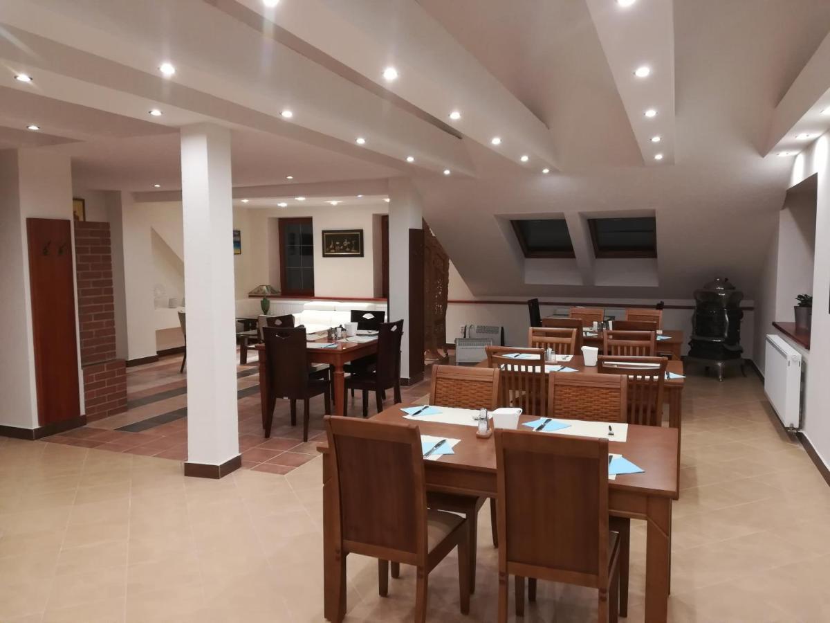 Hotel Na Kafkove Острава Екстериор снимка
